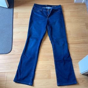 Size 12 / medium Lee Modern Series Curvy Bootcut